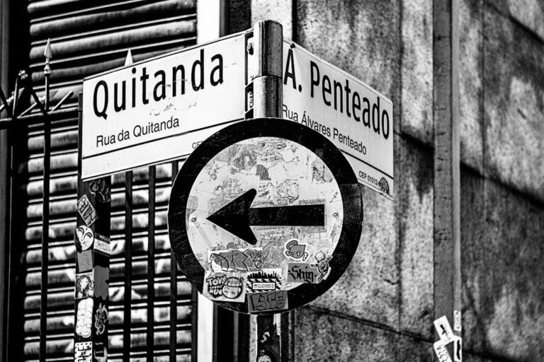 Foto Em Tons De Cinza Do Sinal De Nao Fumar Fl6jH691ixs